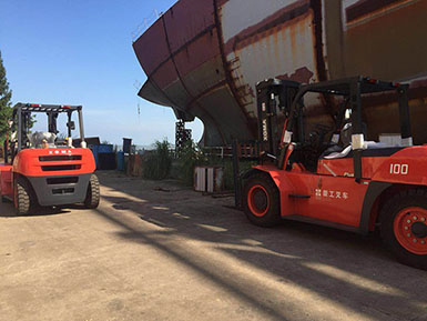 廈工5.0T叉車、10T叉車各一臺順利交車于馬尾船廠